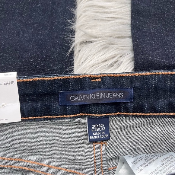 Calvin Klein Mid Rise Skinny Jeans 28x32 NWT FINAL PRICE - Picture 3 of 5